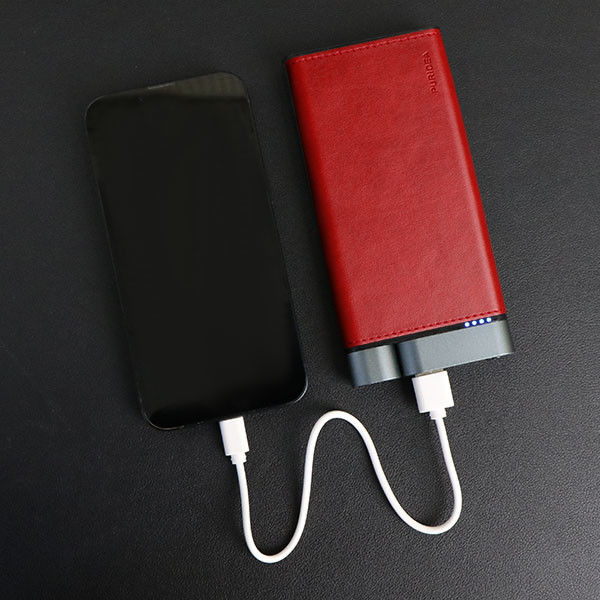 10000mAh Metal Power Bank Couro acabamento Patente Design Tipo mais leve